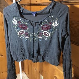 Aéropostale XS Long Sleeve Cropped Shirt